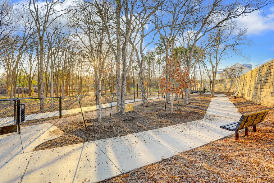 Building Photo - 4801 Springdale Rd