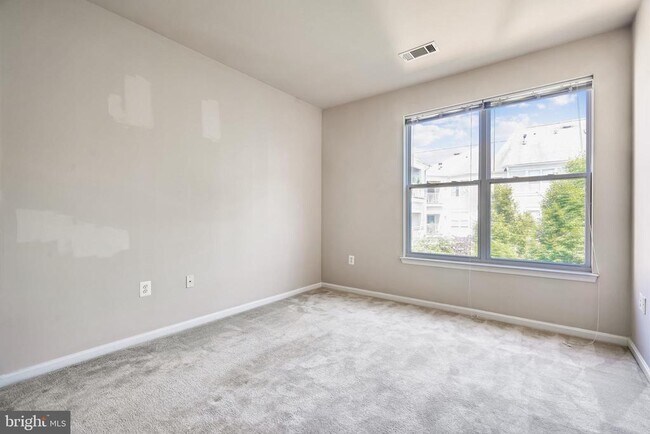 Building Photo - 2765 Centerboro Dr