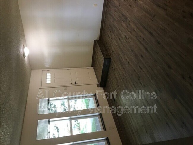 Building Photo - 1719 Larch St