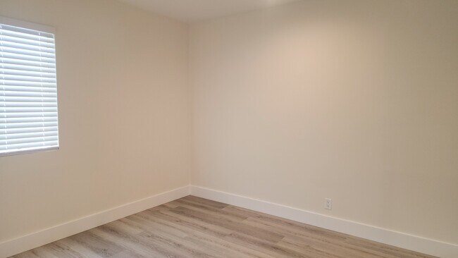 Building Photo - 18009 Bullock St