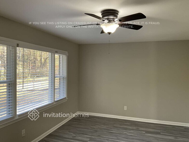 Building Photo - 3558 Pine Needle Dr SW