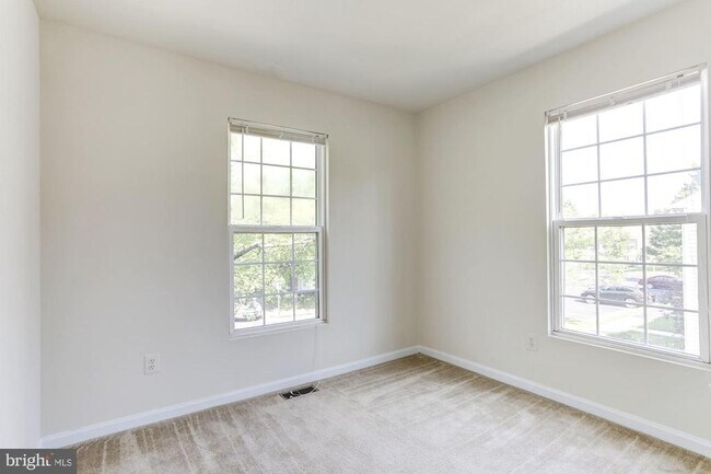 Building Photo - 4831 Green Duck Ln