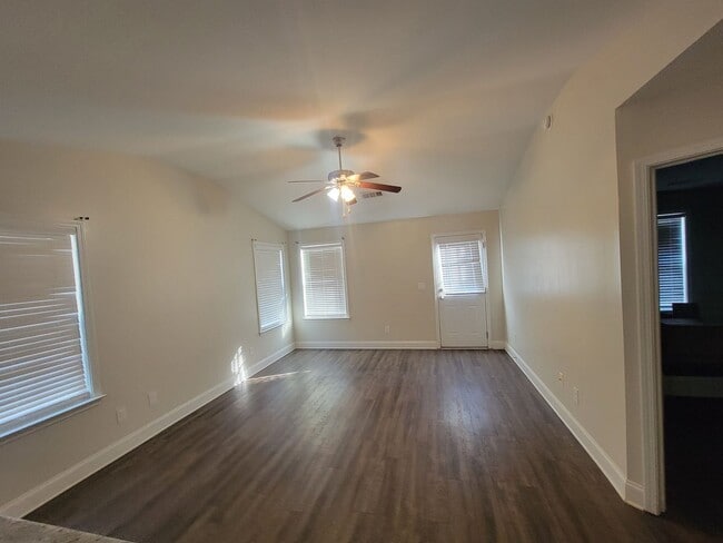 Building Photo - Lazy Acres - Columbia County