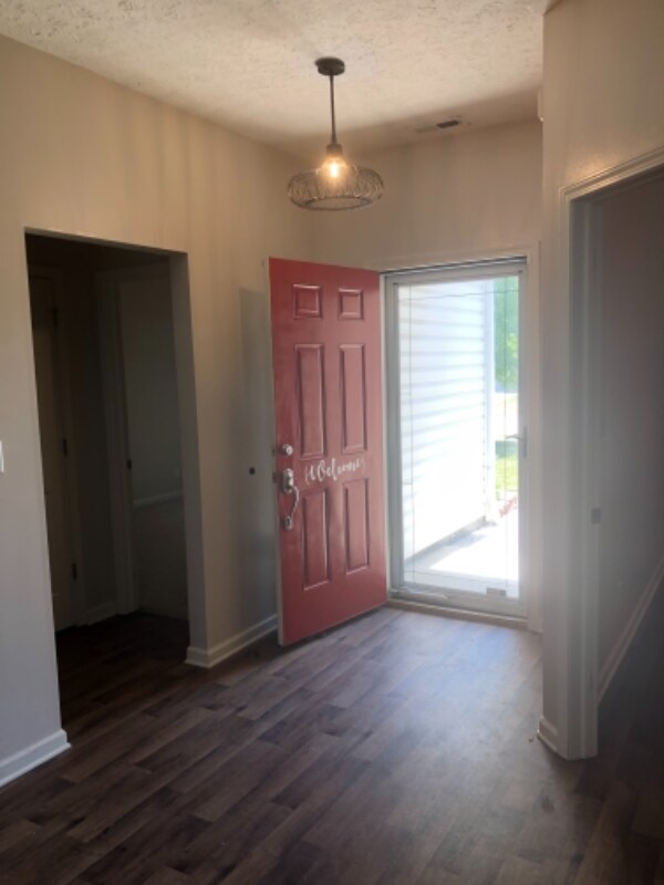Building Photo - 3730 Tesla Dr