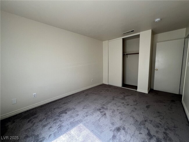 Building Photo - 5586 Lago Ct