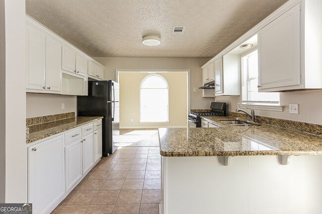 Building Photo - 8147 Mountain Pass