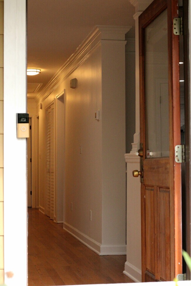 Building Photo - 1295 Sells Ave SW