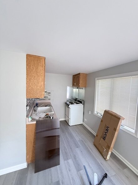 Building Photo - 13727 S Homan Ave