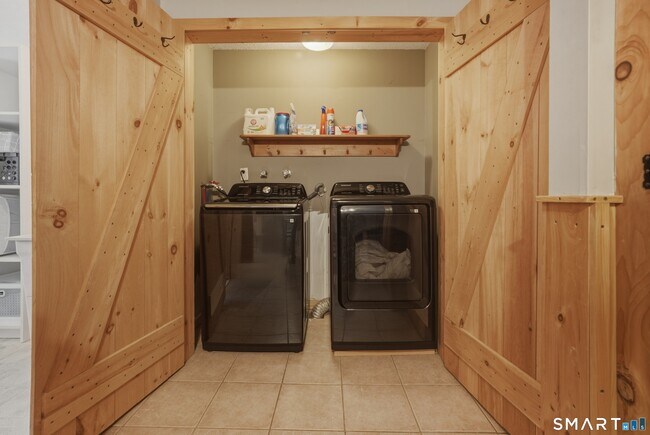 Building Photo - 9 Morrison St