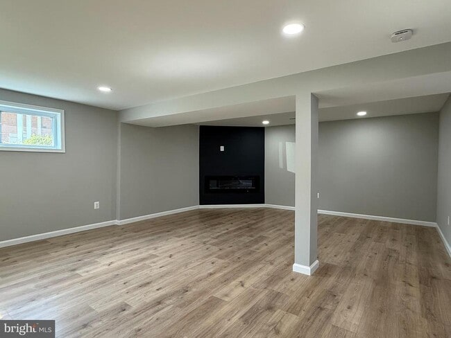 Building Photo - 5507 Kings Park Dr