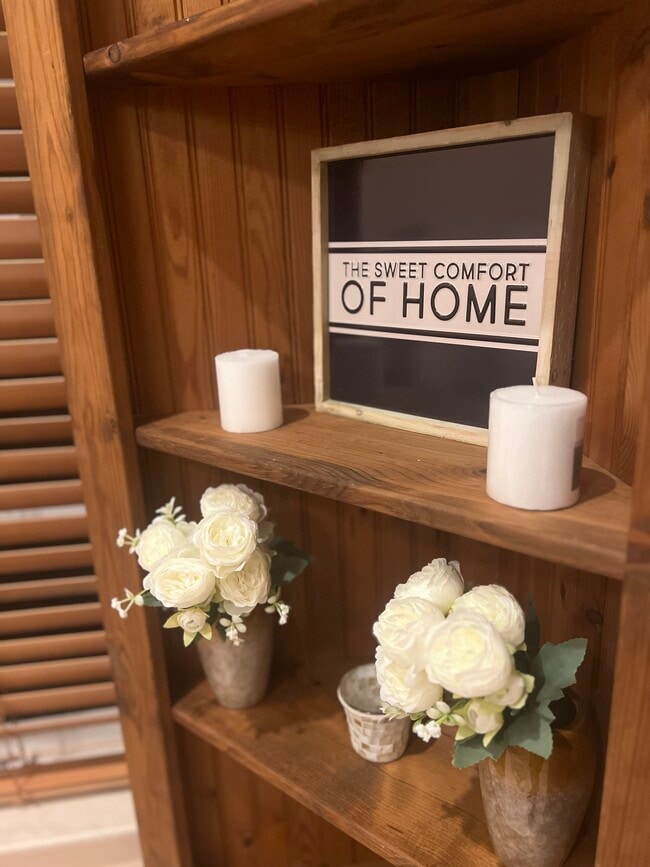 Building Photo - 922 Jackson Way