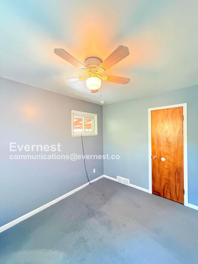 Building Photo - W/D Included! Single-Family Home w/ Central Air, Garage & Fenced Yard in Dearborn Heights