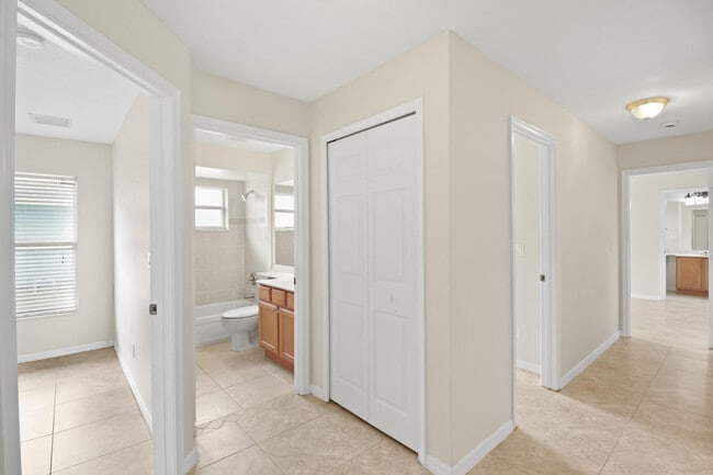 Building Photo - 5651 NW North Crisona Cir