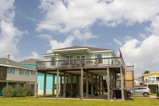 Building Photo - 4106 Temprano Dr