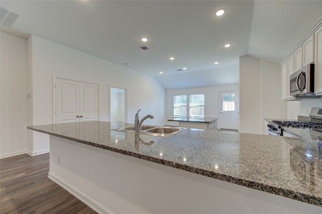 Building Photo - 5419 Tourmaline Wy