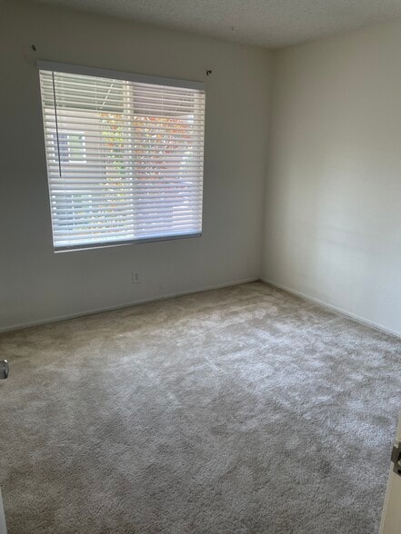 Master Bedroom - 21112 Rose