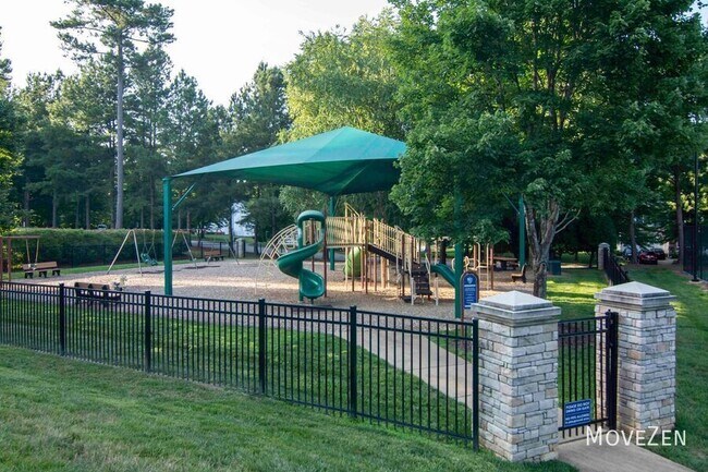 Building Photo - 105 Maraketch Ct