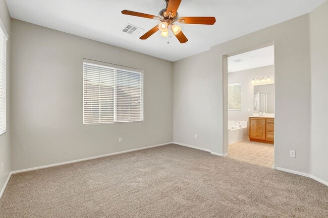Building Photo - 3 Bedroom Split Level Home in Centennial H...