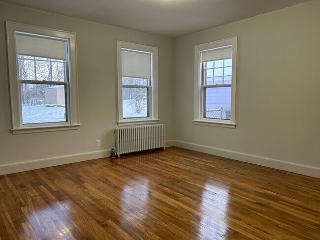 Building Photo - 20-22 Randall Avenue Unit 1