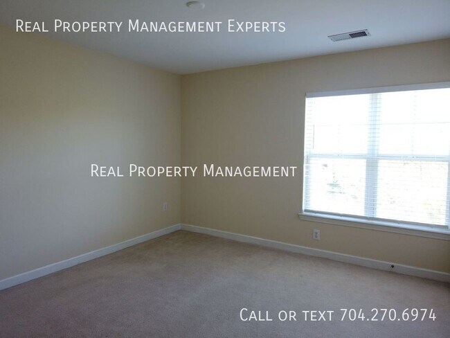 Building Photo - 10657 Hill Point Ct