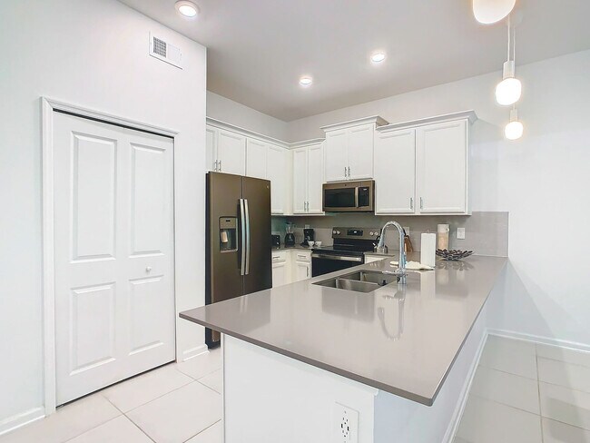 Building Photo - 8879 Cabot Cliffs Dr