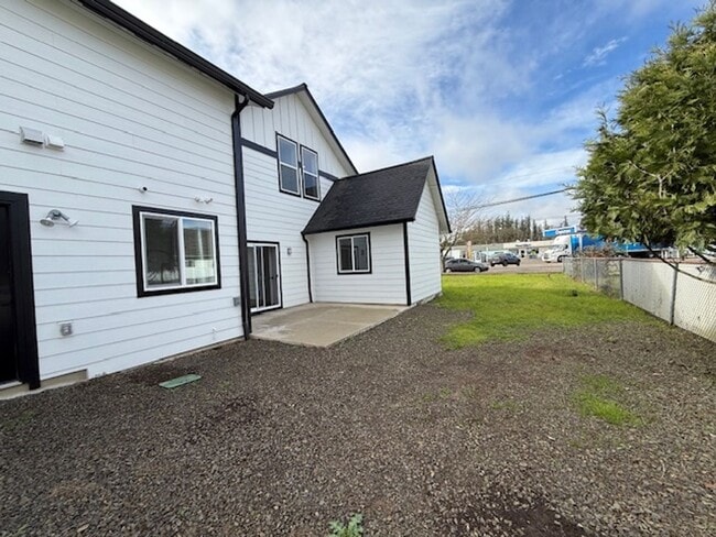 Building Photo - New Construction 2025: 5BR + Main-Level Office Amity OR