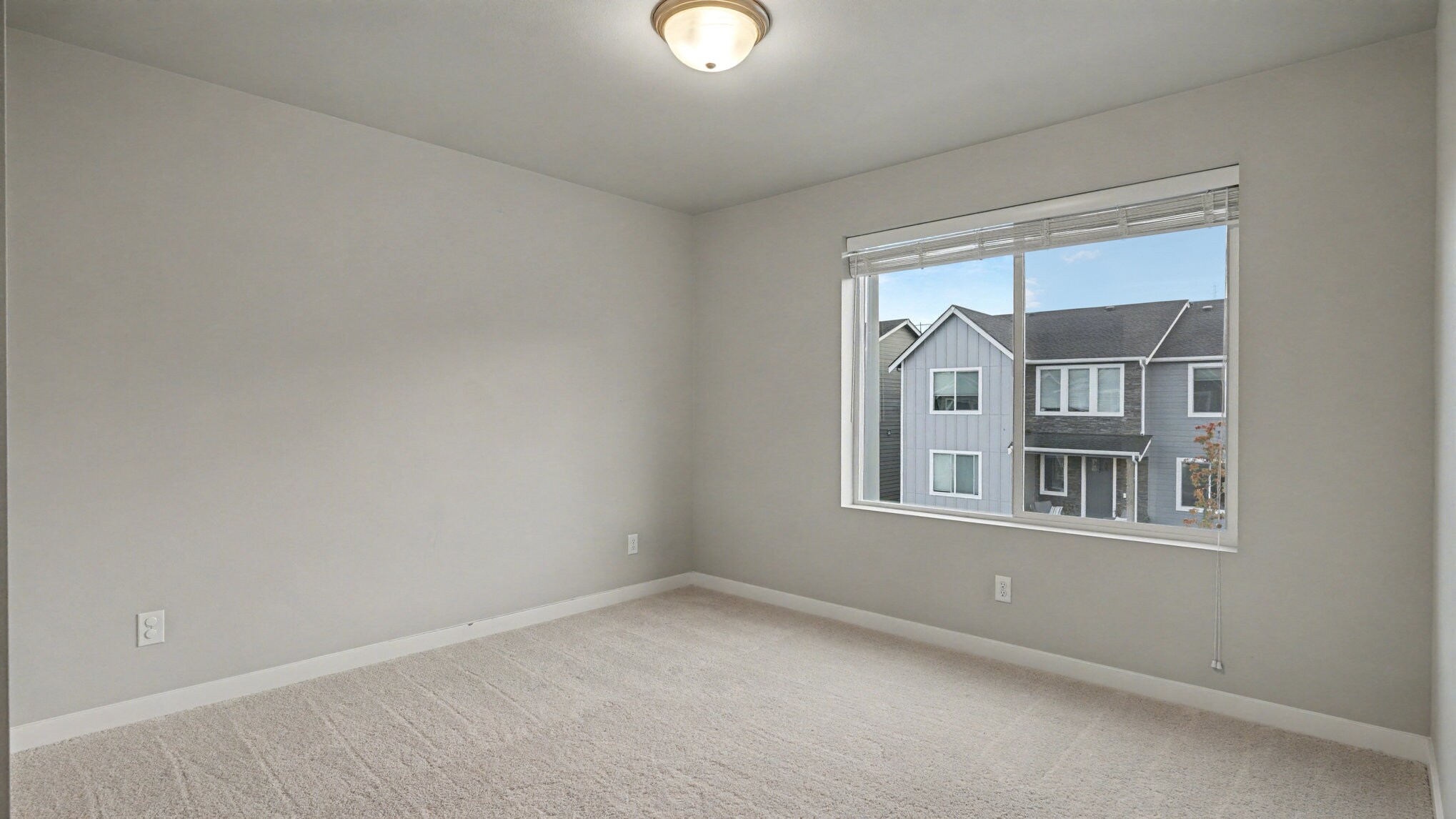 Building Photo - 8761 69th Pl NE