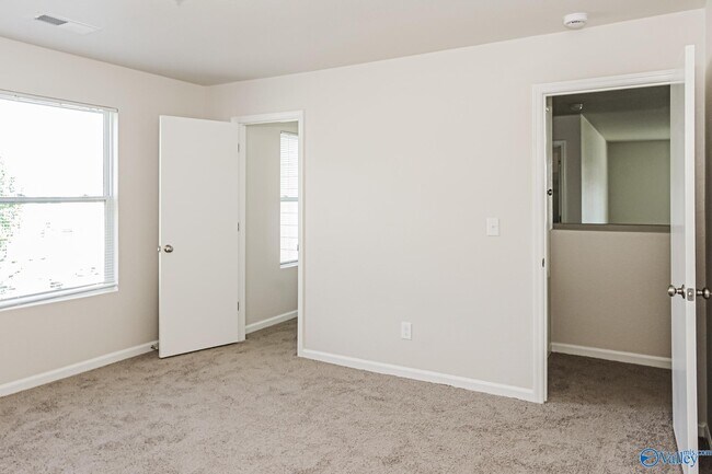 Building Photo - 100 Waterway Dr