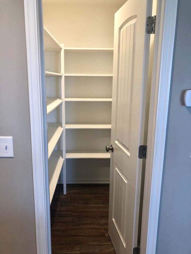 Building Photo - 4 Bed Attached Villa in Blue Springs