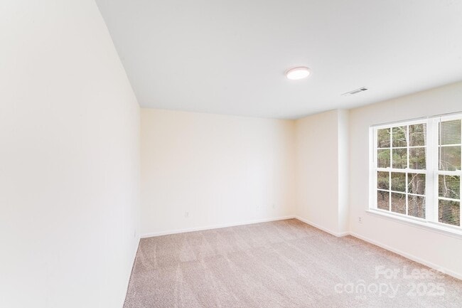 Building Photo - 814 Mt Holly-Huntersville Rd