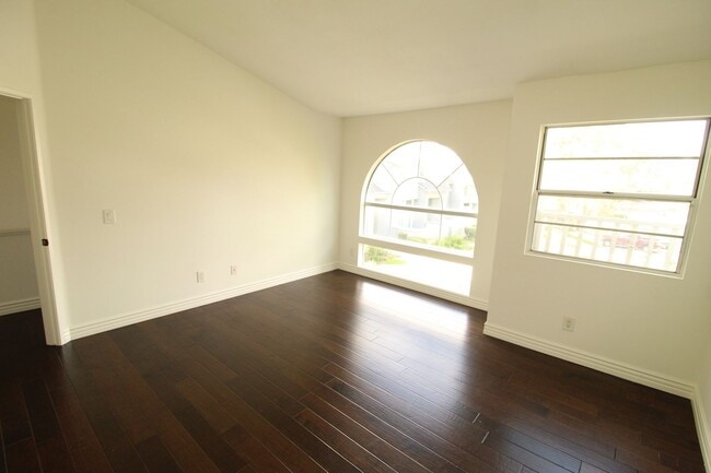 Building Photo - Cape Weston Condo with Great Layout!