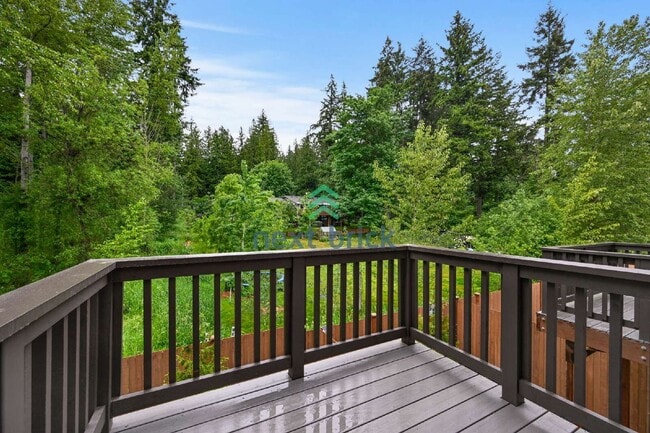 Building Photo - Spacious 3-Bedroom Townhouse Retreat with 3 Full Baths in Bothell - 1,551 Sq. Ft. of Modern Comfort!