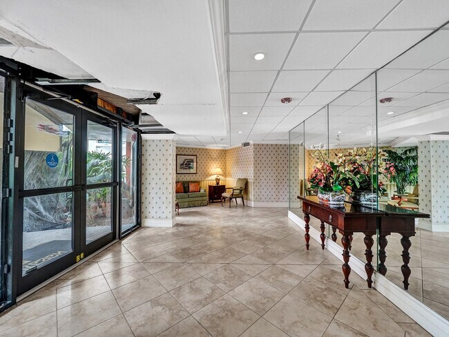 Building Photo - 1101 River Reach Dr