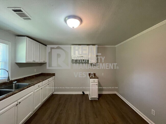 Building Photo - 5624 Swymer Dr