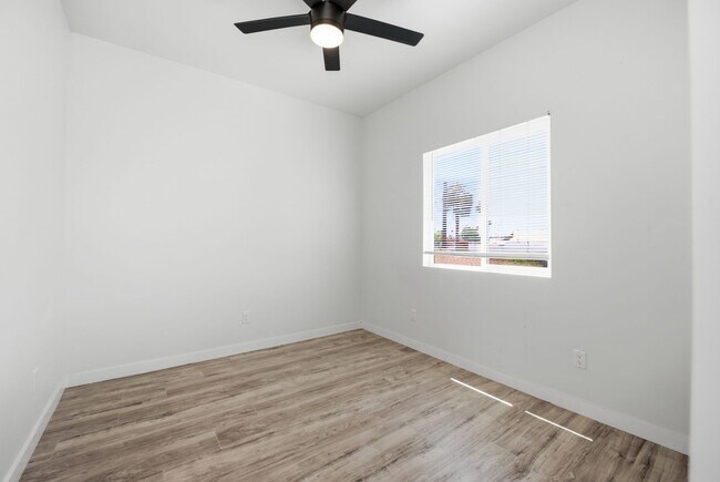Building Photo - 6330 Mesita Dr