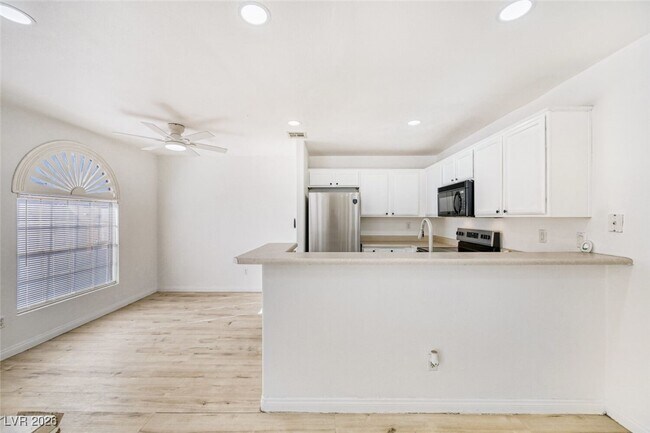 Building Photo - 2972 Juniper Hills Blvd