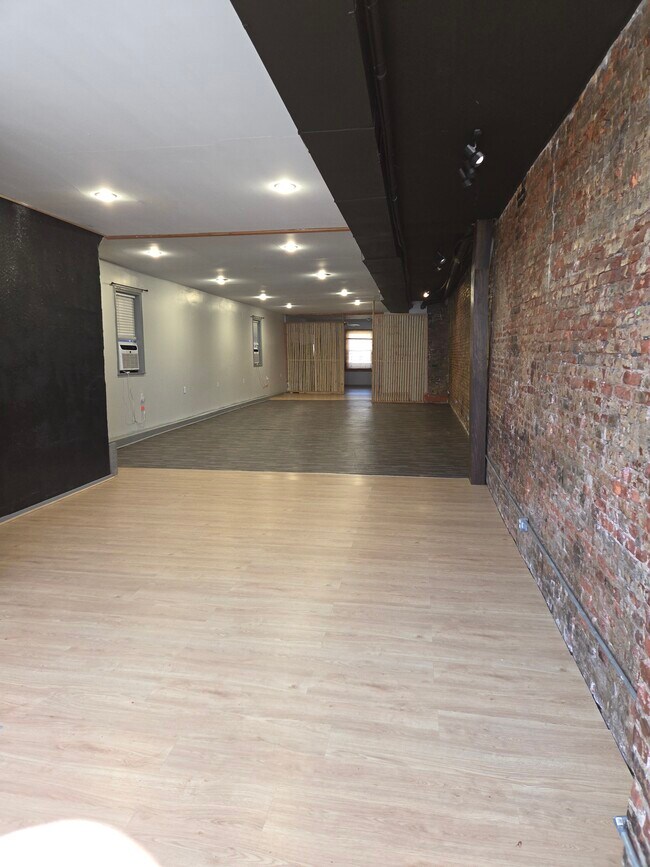 Building Photo - 954 N 8th St