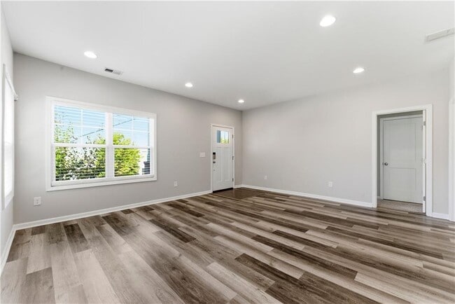 Building Photo - 1780 Sanford Ln