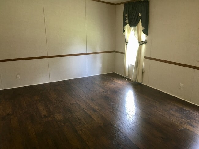Building Photo - For Rent