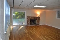 Building Photo - 40 Lanneau Dr