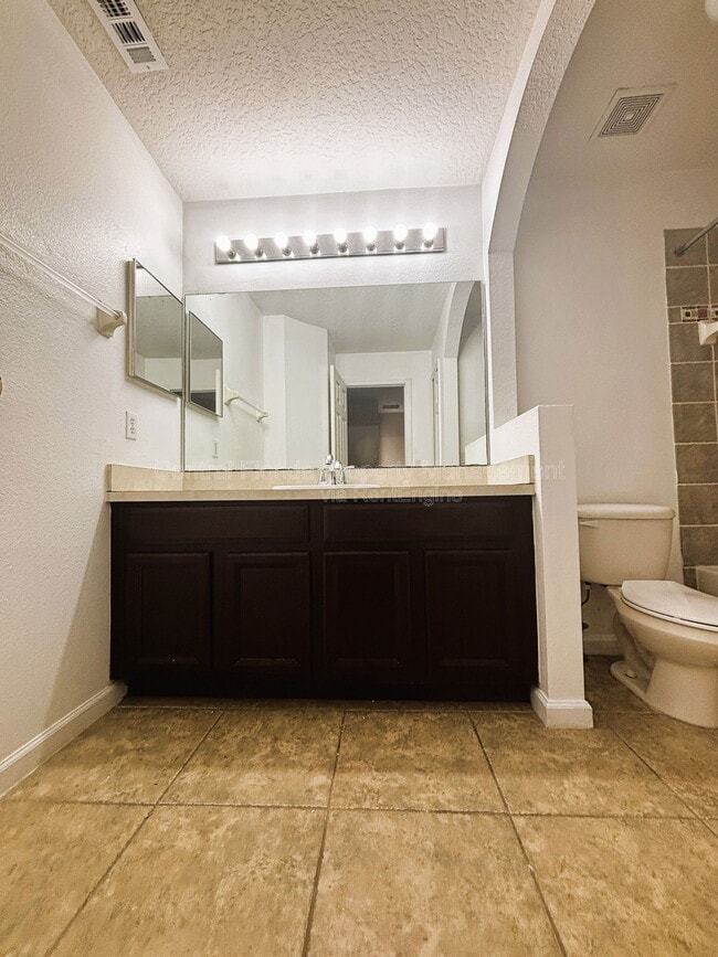 Building Photo - 16183 Old Ash Loop