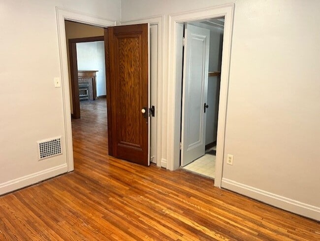 Building Photo - 361 Cliffside Dr