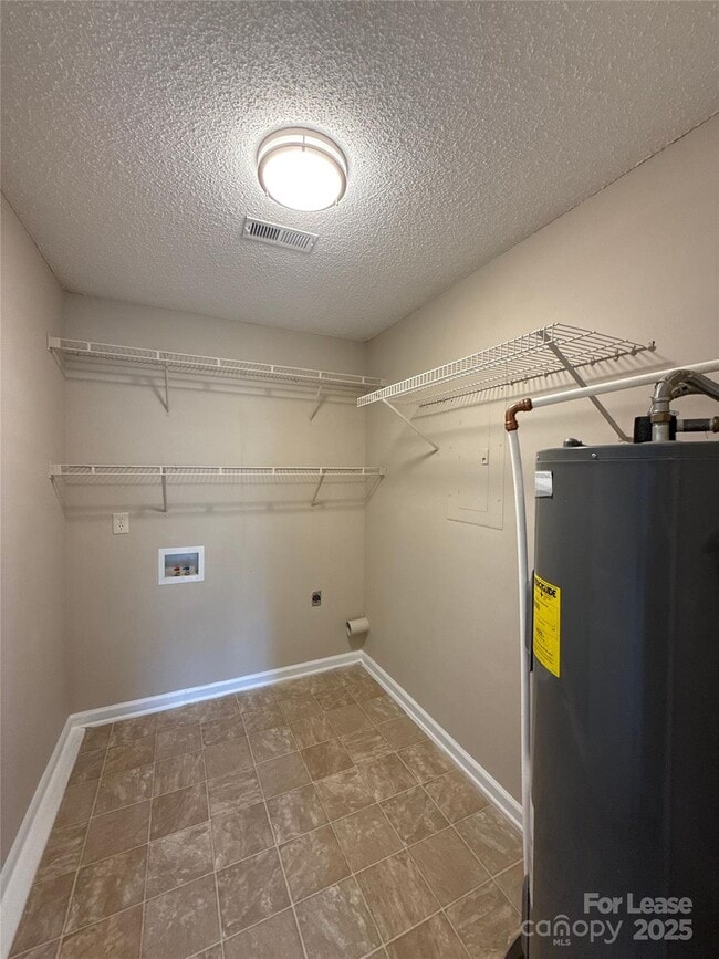Building Photo - 517 Iverson Way
