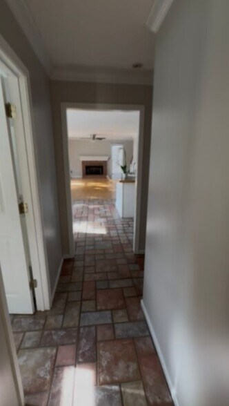 Building Photo - 1006 Royal Mew Ct