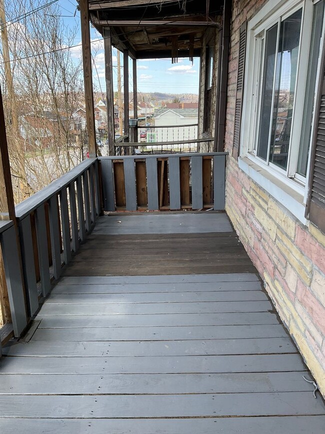 Building Photo - Charming 3-Bedroom 1 bath rental home in H...
