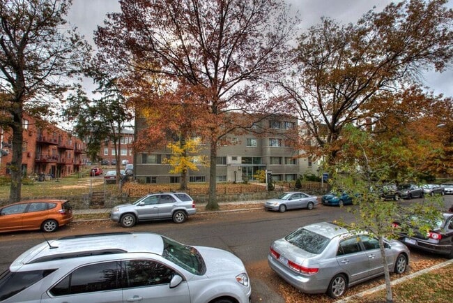 Building Photo - 804 Taylor St NW