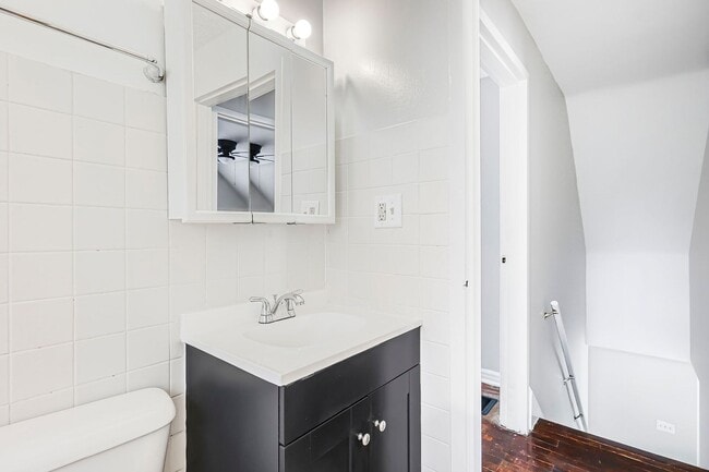 Building Photo - Newly Renovated - 3 Bed, 1.5 Bath Single-Family Home w/ Garage!!