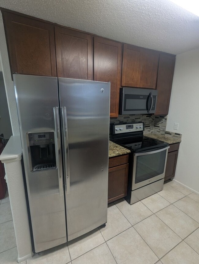 Primary Photo - Kearney Street Apts.