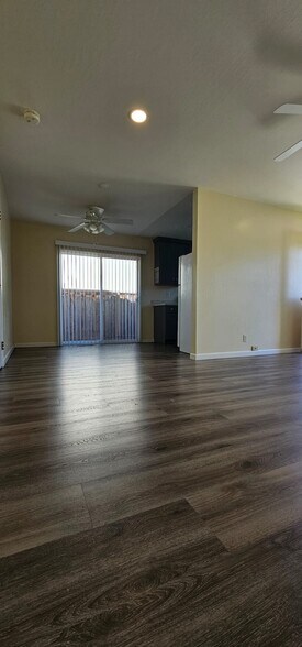 Building Photo - 451 Carneros Ave