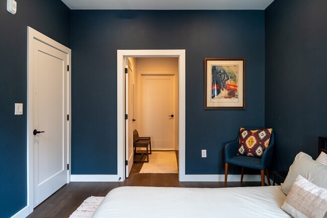 Building Photo - 2 Sinclair Rd